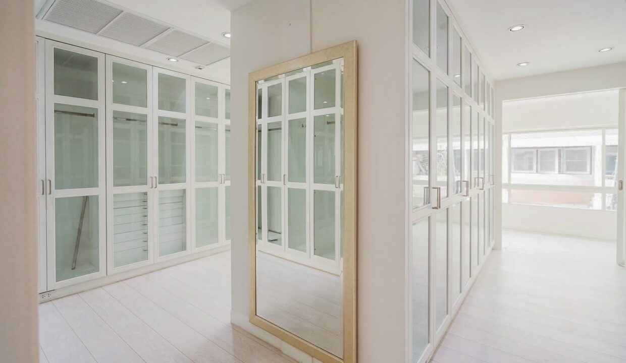 ขาย Townhome 3 ชั้น 48 ตรวา ซอยสุขุมวิท 15 ทำเลดี (3)
